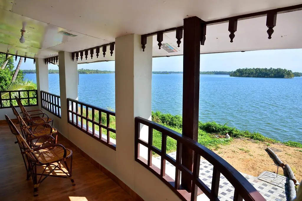 Проживание в семье Апартаменты Kavvayi Beach House Payyannur