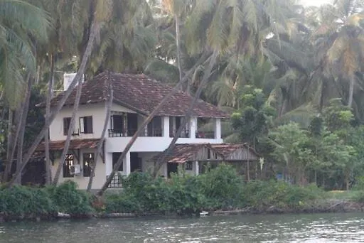 Апартаменты Kavvayi Beach House Payyannur
